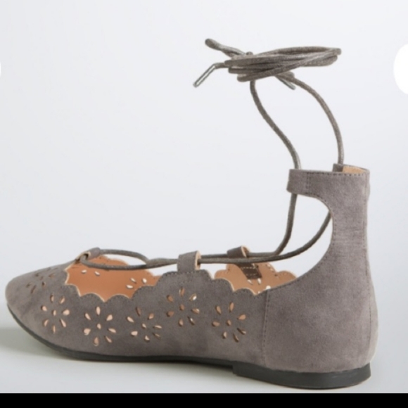 Torrid Floral Cut Out Lace-Up Ankle Wrap Ballet Flats Sz 12W - Picture 2 of 3
